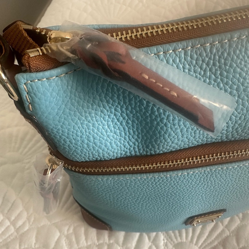 Dooney & Bourke Light Blue Crossbody with Brown Trim - Picture 4 of 6